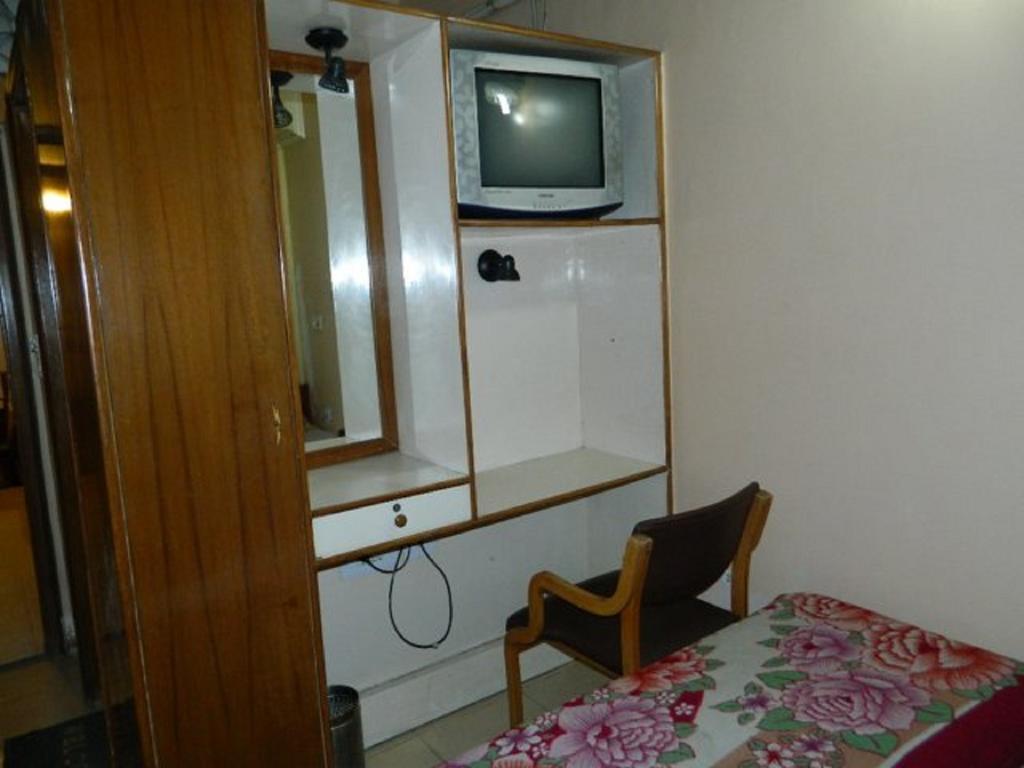 Viraaj Guest House Нойда Екстер'єр фото